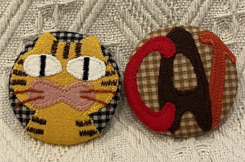  cat Chan badge * brooch (2 piece set ) No.21 hand made 