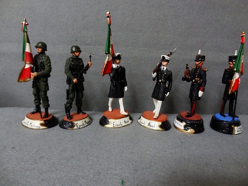 メキシコ軍隊 フィギュア メキシコ製 国旗・軍他＆動物 10体 Figuras prehispnicasの画像2
