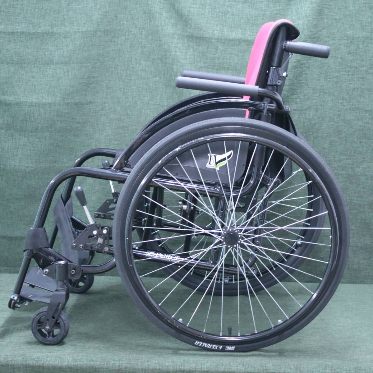 あ//A7336 【美品】FORCE ノーヴァ　クワトロ　車椅子　軽快指向モデル　_画像4