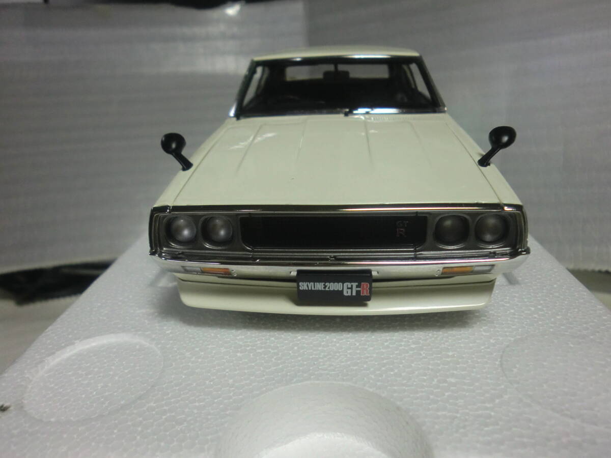 京商オリジナル 1/18 日産 スカイライン 2000 GT-R〔KPGC110〕ホワイトの画像4