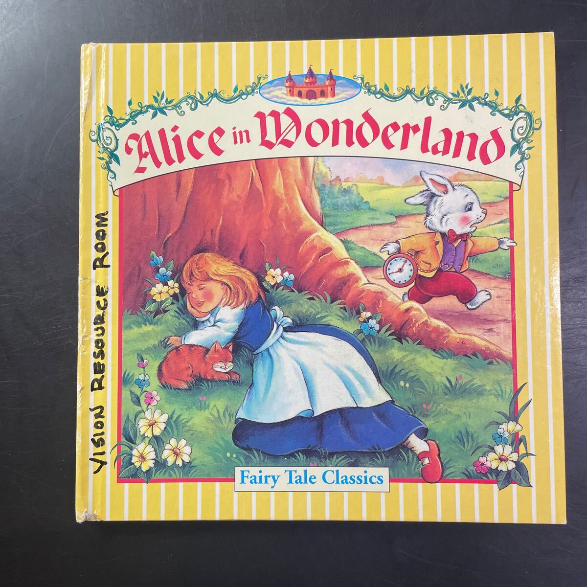 不思議の国のアリス　Alice in wonderland fairy tale classics 英語絵本　子ども向け　English picture book 洋書 読み聞かせ 児童書 _画像1