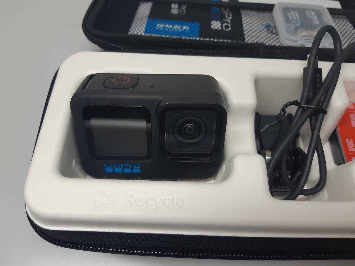 【新古品】GoPro HERO11 Black 初心者公式セット マイクロSDカード64GB付 ①の画像6