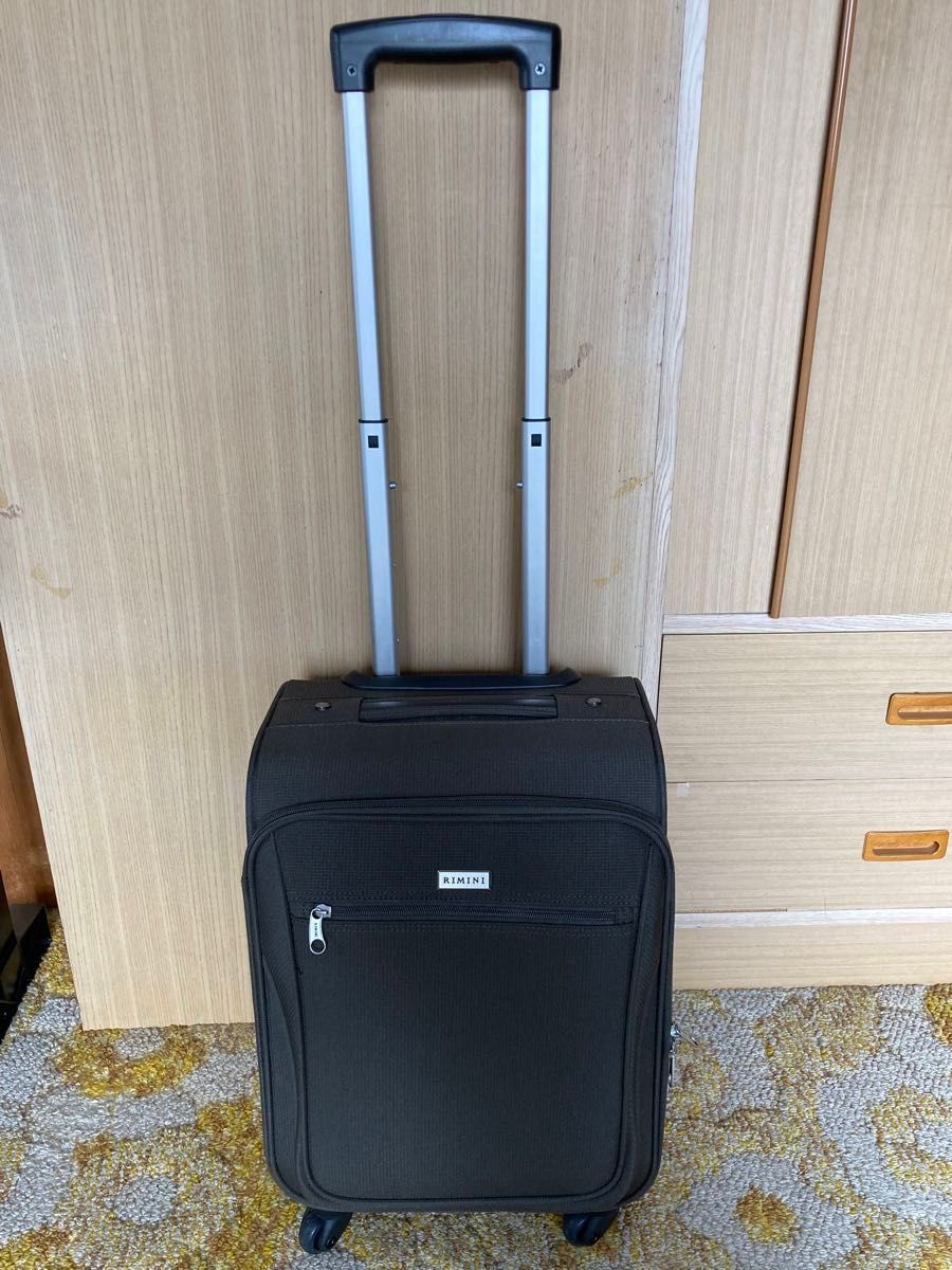 【RIMINI】　スーツケース　キャリーバッグ　機内持ち込みサイズ　黒 ブラック