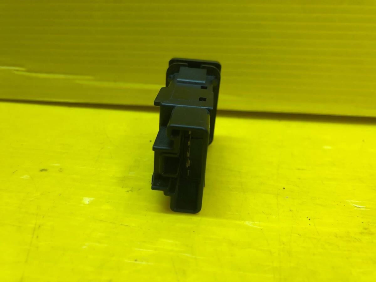  Nissan Lafesta CWFFWN other switch 15A469 (12409)