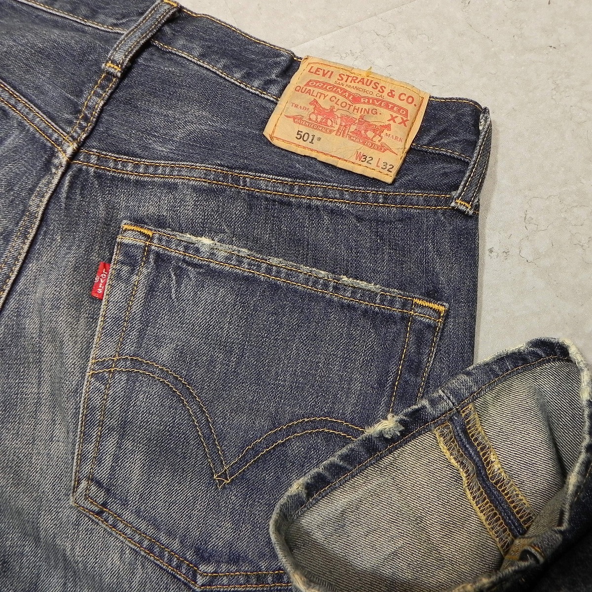 -215★ LEVI'S リーバイス 501 W32 古着 ユーズド加工 ダメージ加工 ジーンズ デニムパンツ 即決 ★_画像3