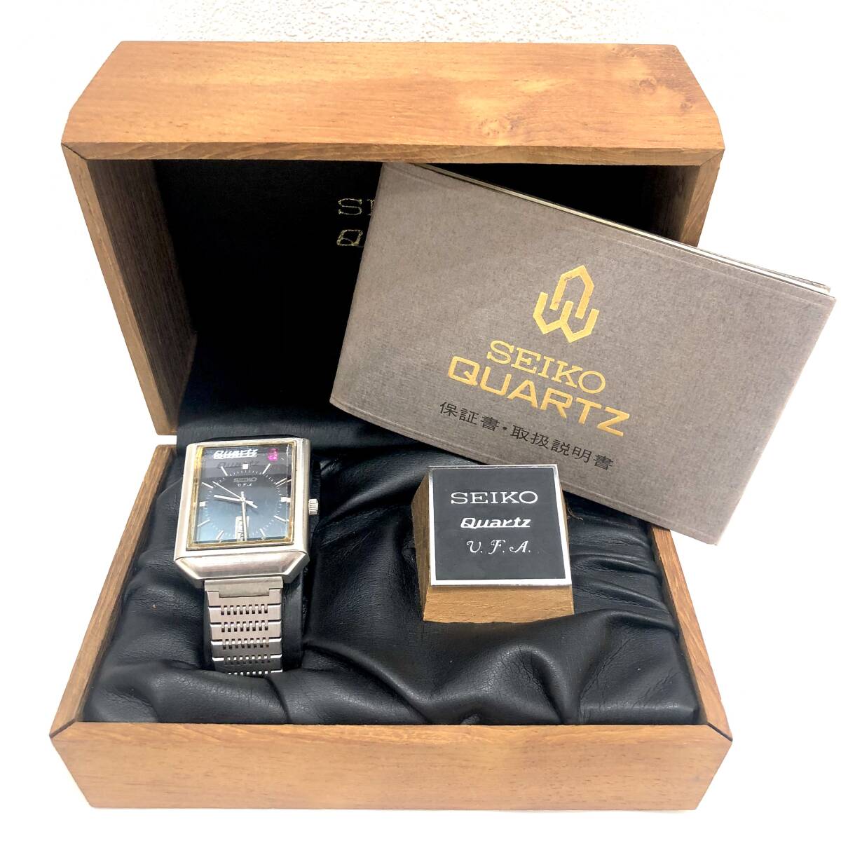 (M4043) SEIKO QUARTZ VFA 水晶発振式腕時計 セイコー クオーツ 木製BOX付の画像1