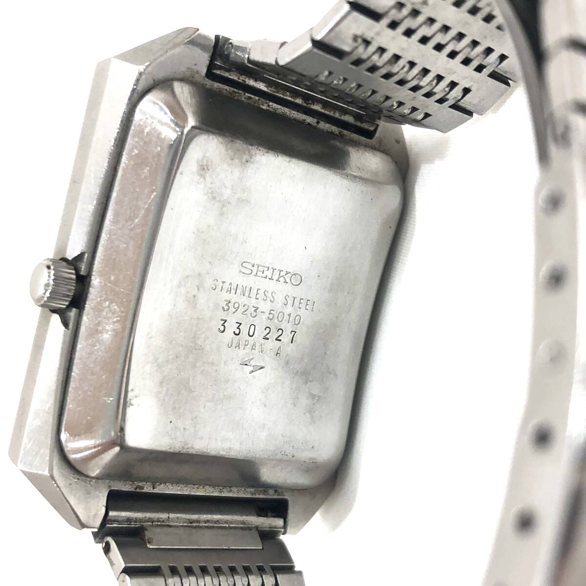 (M4043) SEIKO QUARTZ VFA 水晶発振式腕時計 セイコー クオーツ 木製BOX付の画像3