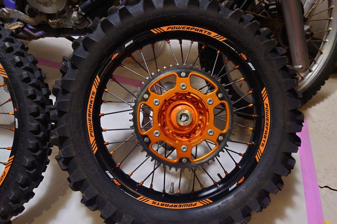 KTM EXC 300 TPI 2023年 エルズベルグ純正ホイール  備品おまけ付きの画像3