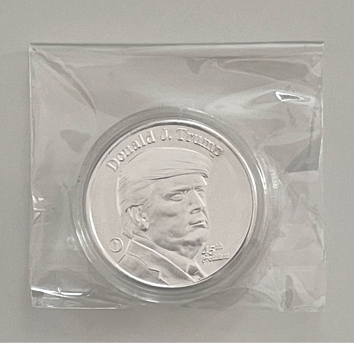 新品　1 トロイ・オズ .999 純銀メダル ドナルド・トランプ第45代大統領とホワイトハウス