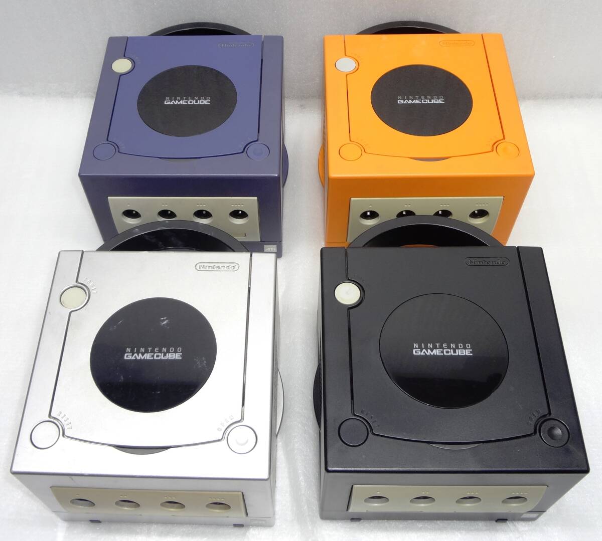 ジャンク Nintendo ゲームキューブ 本体 4台+コントローラー 9個+ACアダプター 2個 の画像2