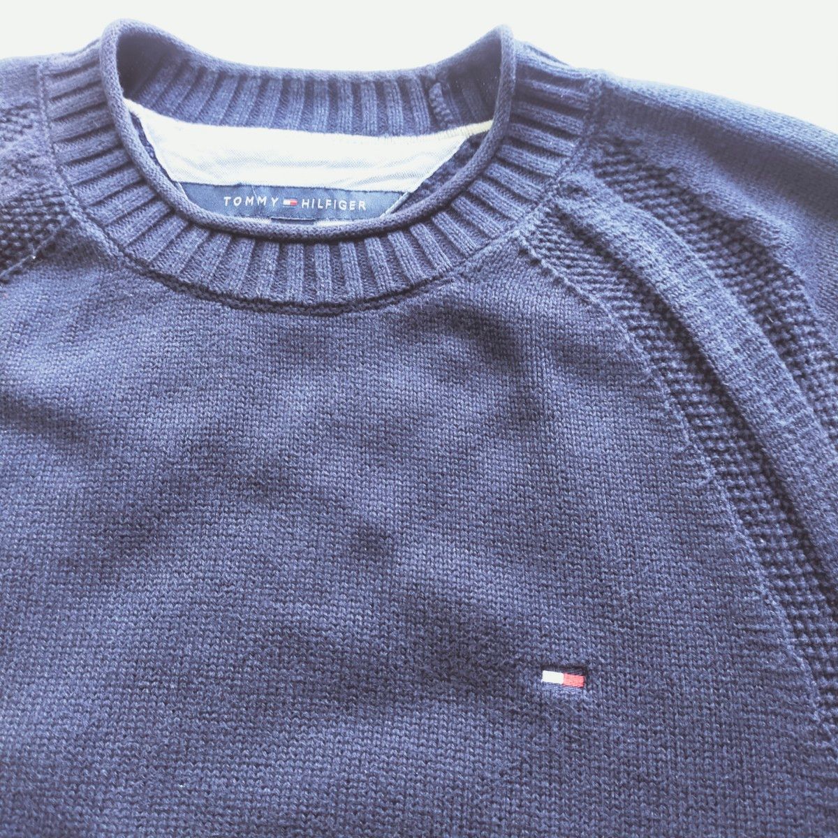 【良品】TOMMY HILFIGER トミーヒルフィガー　ワンポイント刺繍 コットン ニット セーター ネイビー L