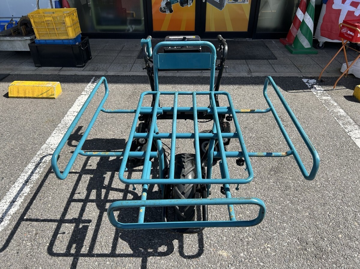 [ Aichi Tokai shop ]CG346[ settlement of accounts large liquidation!80000~ outright sales ] makita rechargeable transportation car CU180D * Makita push car transportation work transportation agricultural machinery farm work * used 