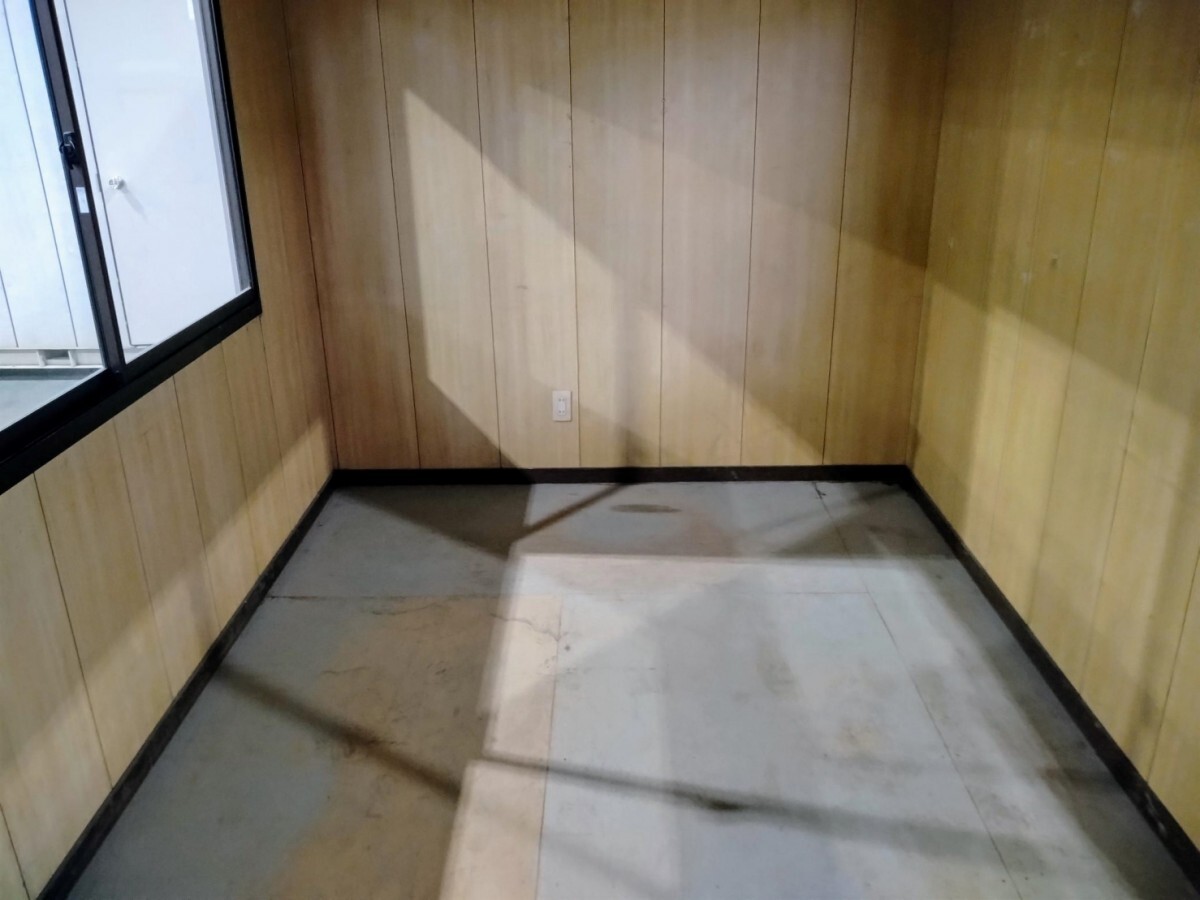 [ Aichi west tail warehouse shop ]AB581[ settlement of accounts large liquidation!1000~ selling up ]na side 4 tsubo super house 5450×2300×2670mm( approximately ) * Space house warehouse * used 