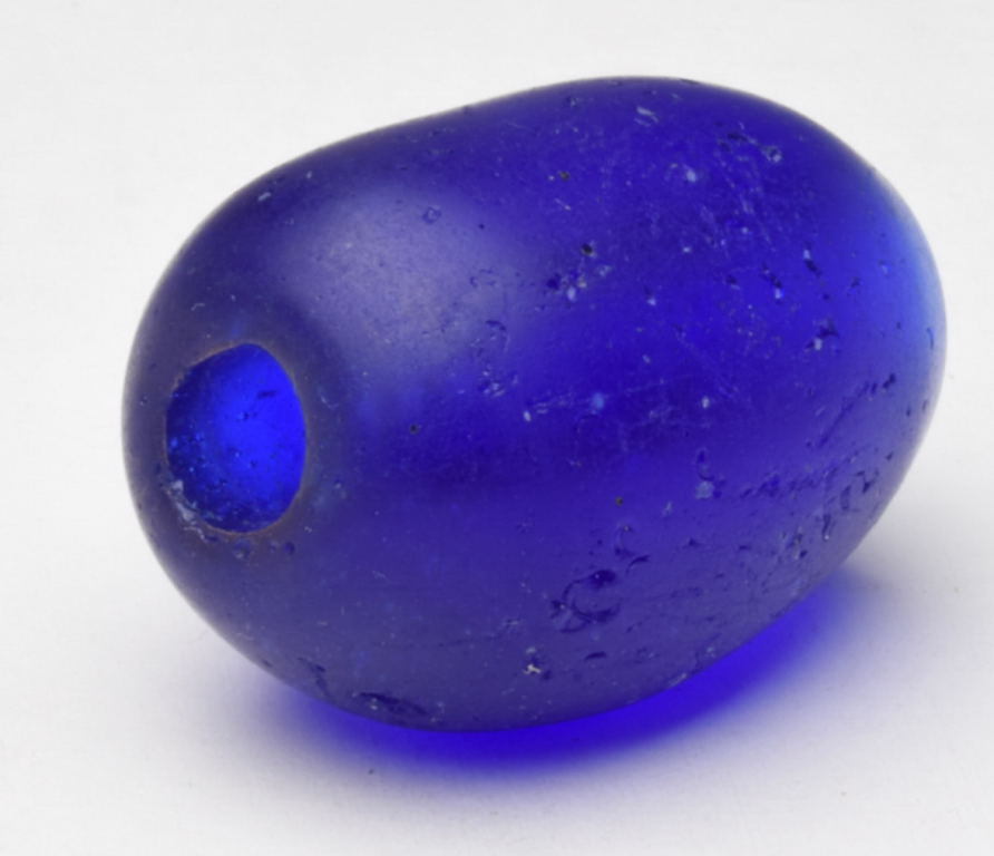  last day is 21 hour from #1800 period * rare! semi clear lapis lazuli color. extra-large sphere * European tray do beads 