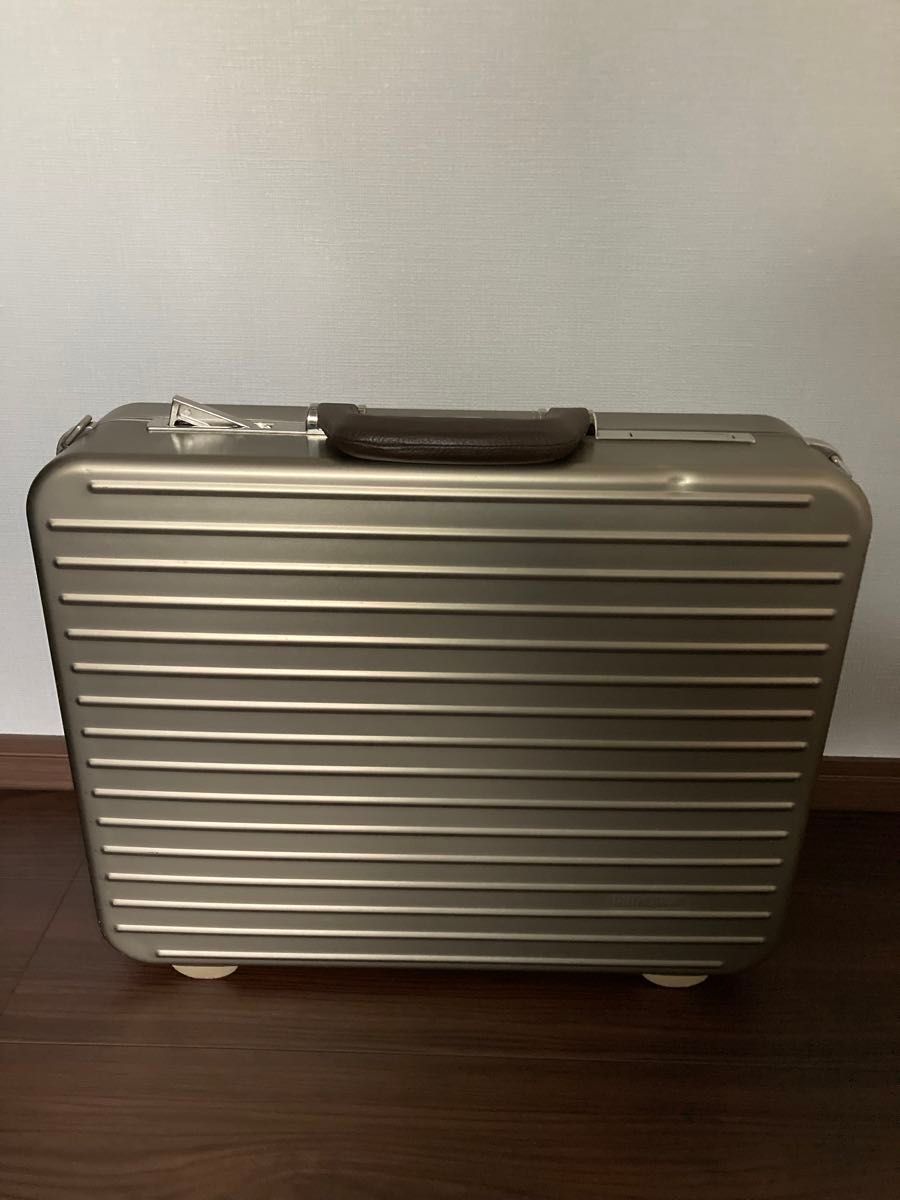 RIMOWA リモワ アタッシュケース チタニウム プレミアムカラー RIMOWA リモワ アタッシュケース チタニウム プレミアムカラー