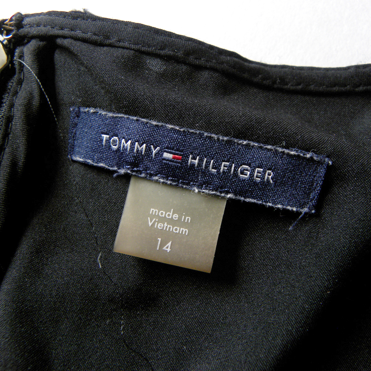 トミーヒルフィガー TOMMY HILFIGER 大人可愛い 総柄刺繍ワンピース 半袖 膝丈 裏地付き 大きいサイズ14 ブラック l0416-6_画像5
