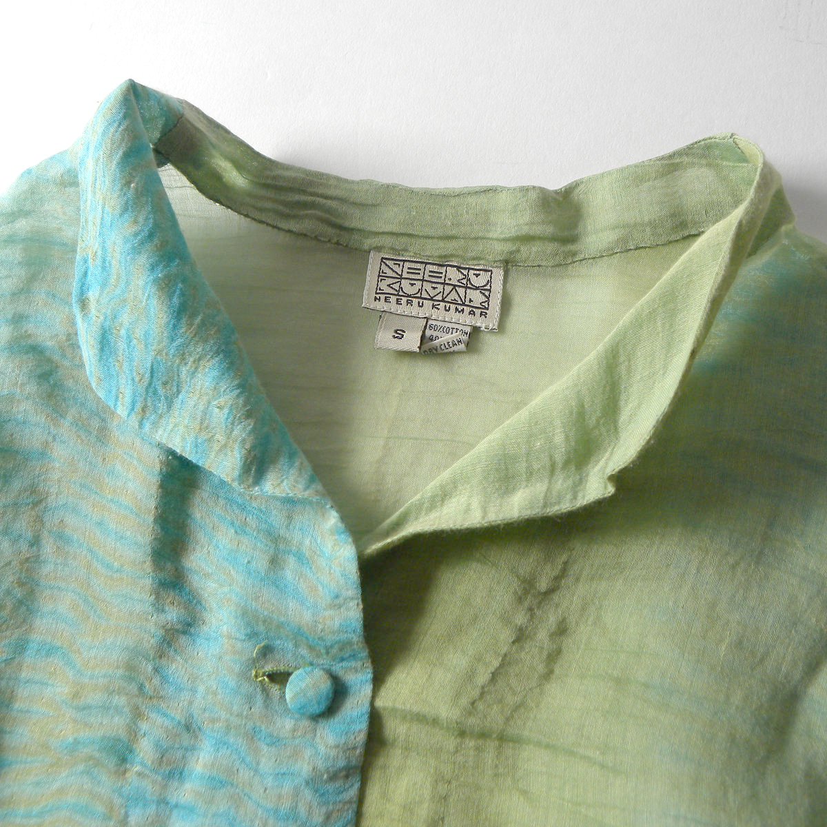 ネルークマール NEERU KUMAR 天然素材の心地良い着心地 コットンシルクシアーシャツジャケット 羽織り ショート丈 36 インド製 l0426-3の画像3