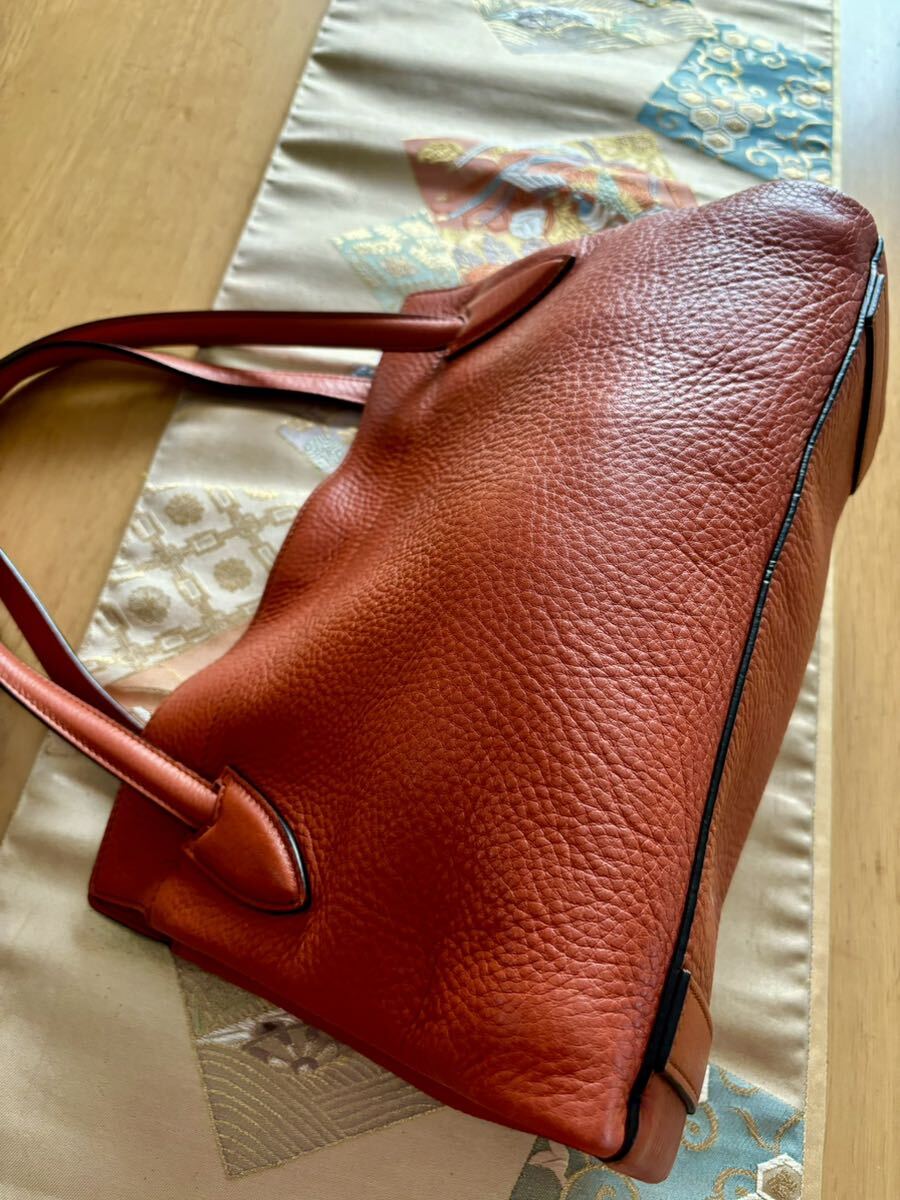 ★MaxMara★バックトートバッグ レザー キャメル テラコッタ色 肩掛けバック....柔らかレザーでどっしり感じるバック♪の画像2