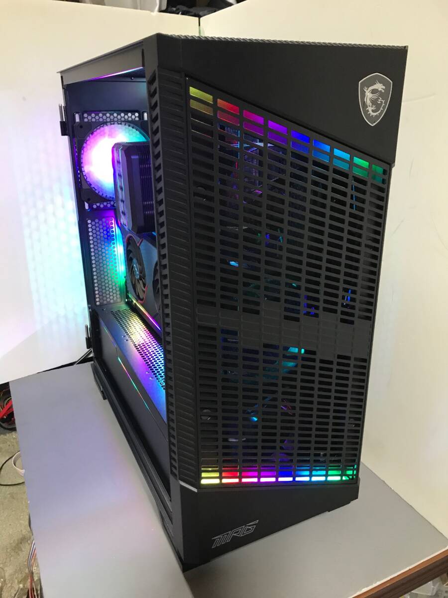 自作空冷PC i7-7700k + RX 5700XT + 光が走る黒ケースの画像3