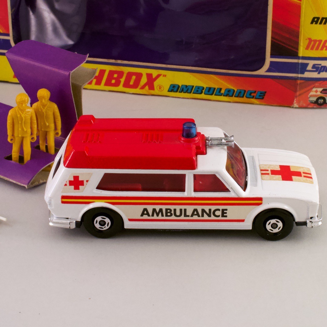 イギリス マッチボックス（matchbox） 救急車 new Speed Kings AMBULANCE K-49 1974_画像2