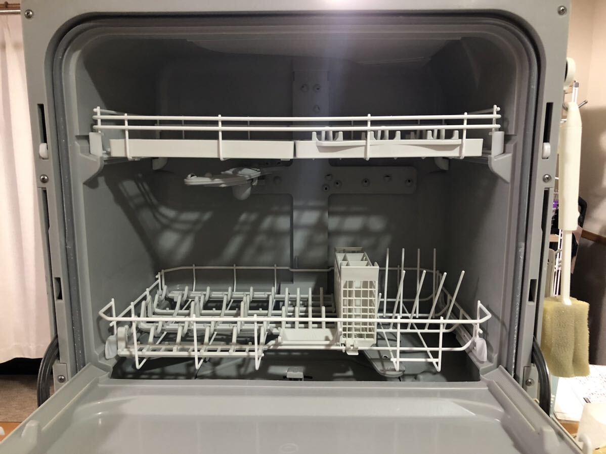 中古 パナ 食洗機 NP-TA1-W Panasonic 電気食器洗い乾燥機 使用感あり _画像5