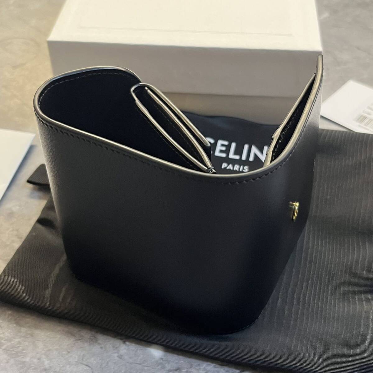 定価9.2万 正規品 セリーヌ 財布 ブラック トリオンフ ウォレット レザー CELINE スモールウォレット コンパクトウォレット 三つ折り財布の画像7