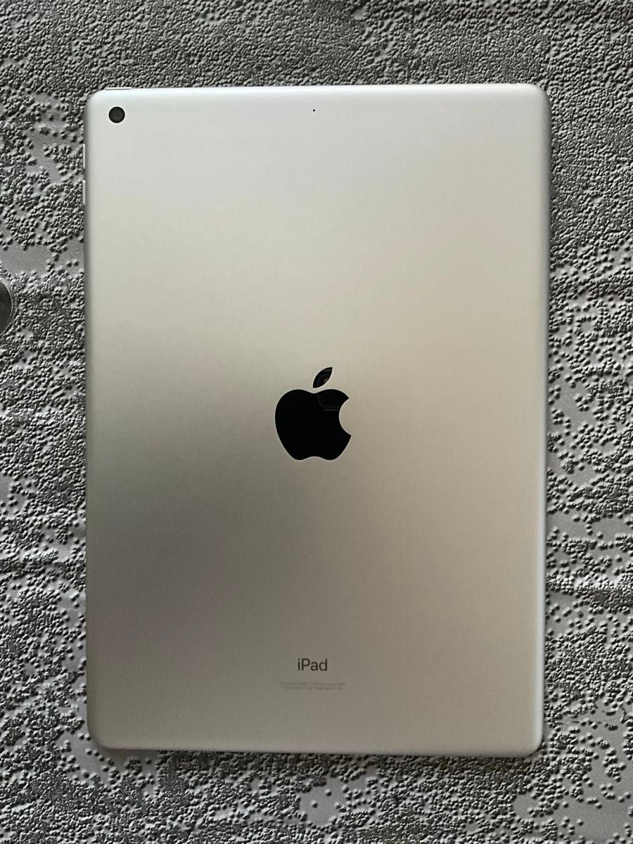 超美品 iPad 9世代　64G  カバー　保護フィルム付き　USED 