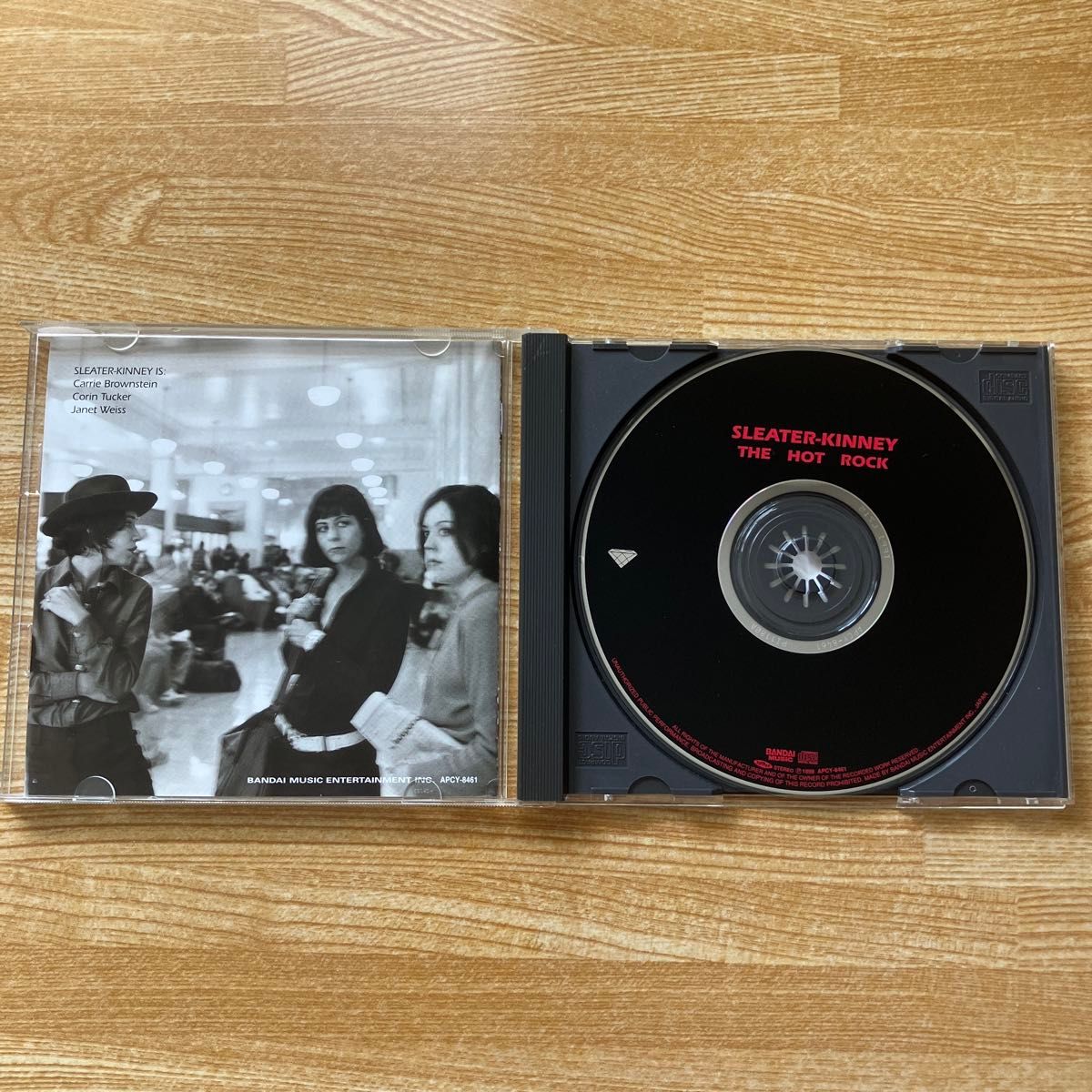 スリーター・キニー Sleater-Kinney /ザ・ホット・ロック 国内盤 ボーナストラック2曲 帯付 歌詞・対訳・解説付　