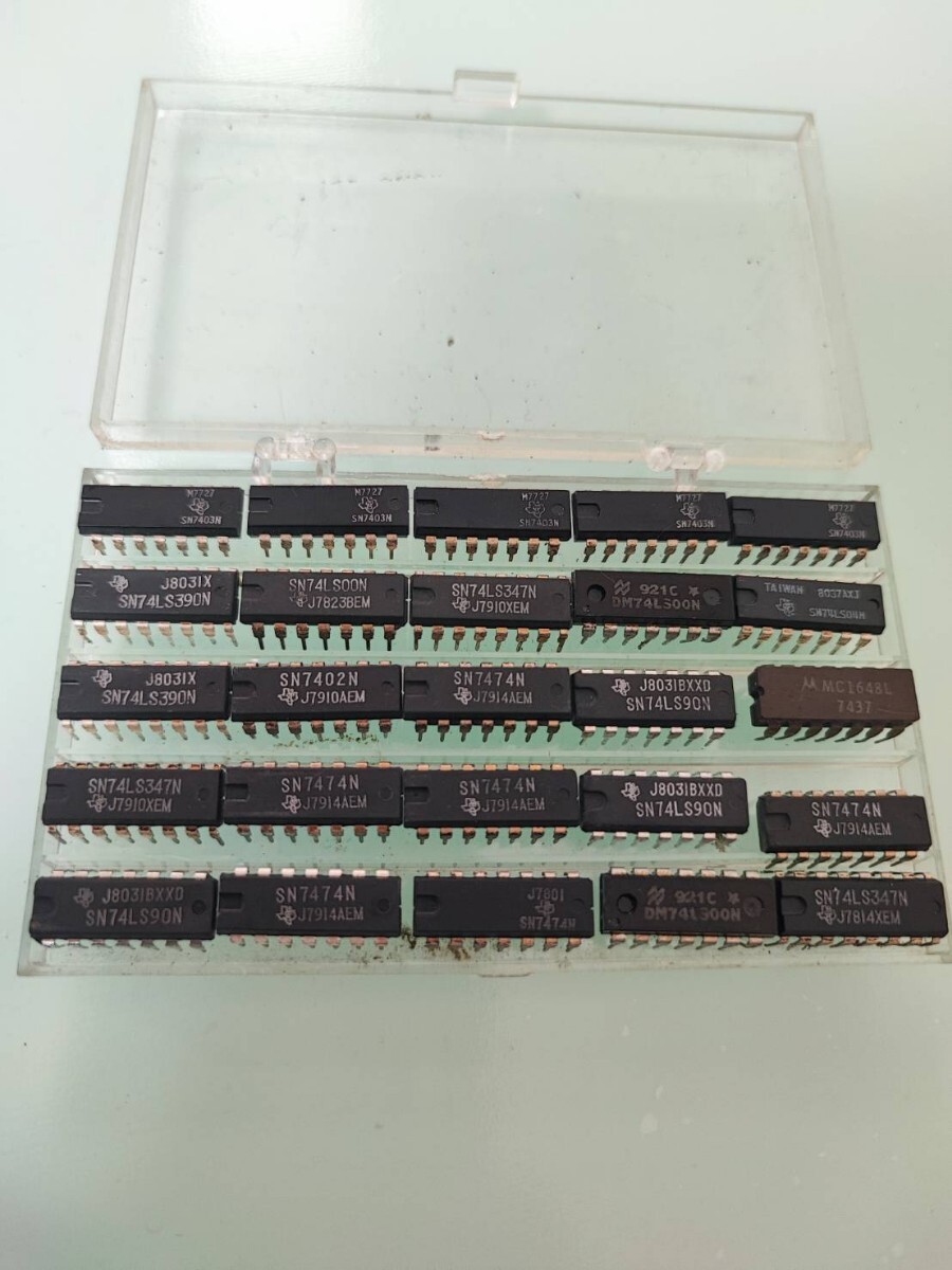 PIC microcomputer microchip IC SN7403N SN74LS390N SN7402N SN7474N etc., all sorts various total 25 point case attaching operation not yet verification junk cat pohs 