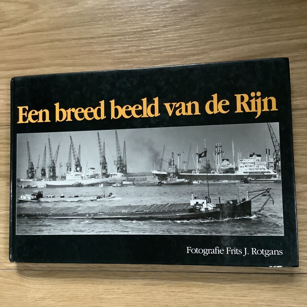 《S3》オランダ洋書 ライン川の広大な景色 船の写真 Een breed beeld van de Rijn の画像1