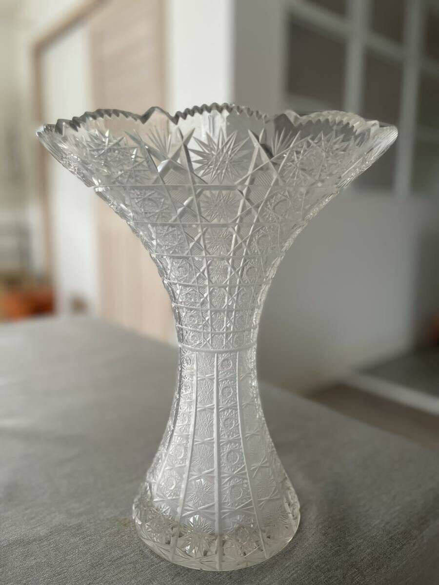 ボヘミア ガラス フラワーベース 花瓶 欠けありの画像1
