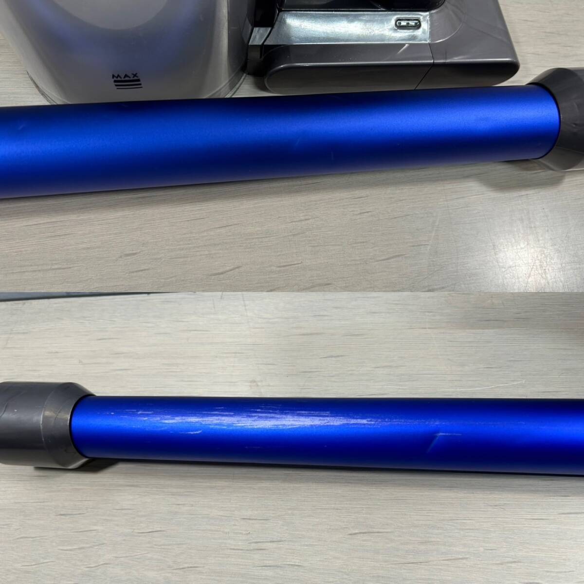 分解清掃済み SV10 中古 現状品 Dyson ダイソン サイクロン コードレスクリーナー コードレス 掃除機 SV10 付属品付きの画像7