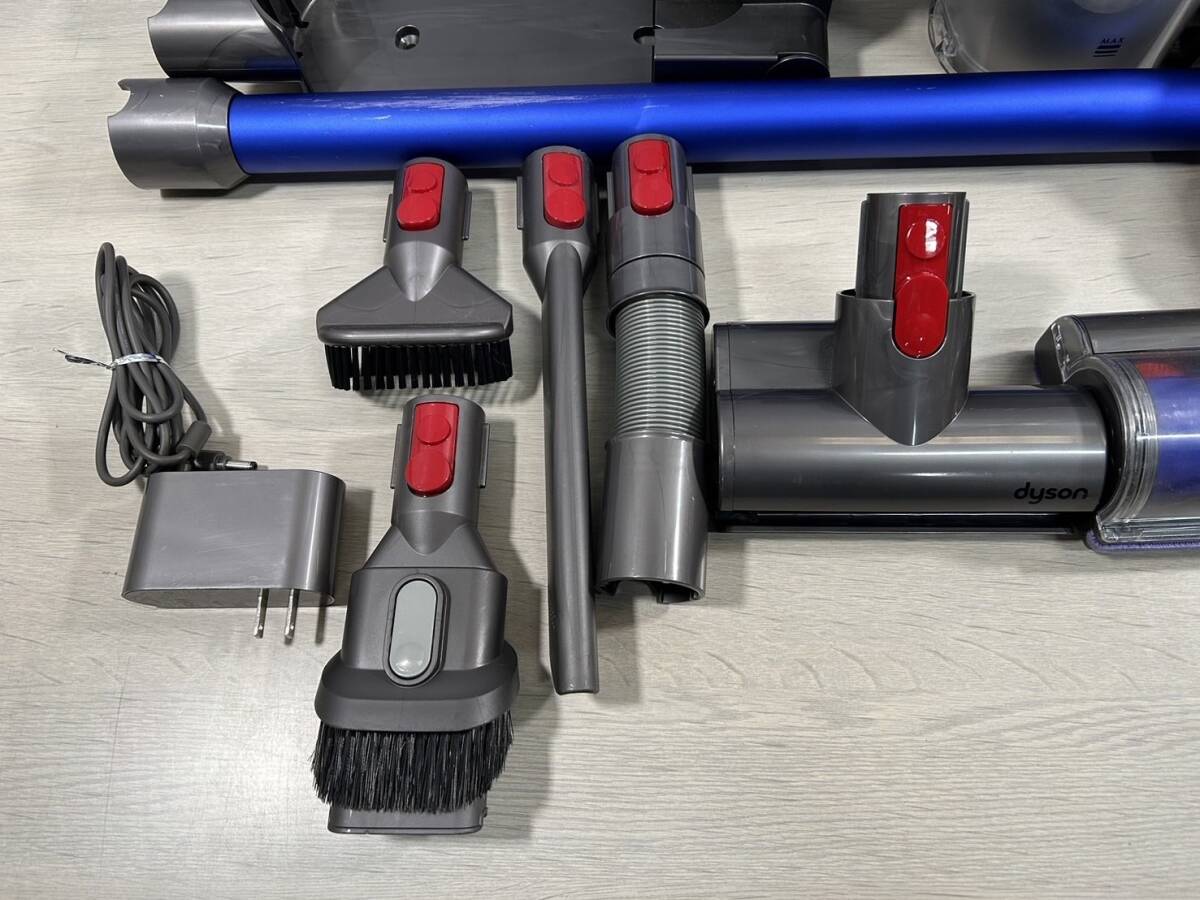 分解清掃済み SV10 中古 現状品 Dyson ダイソン サイクロン コードレスクリーナー コードレス 掃除機 SV10 付属品付きの画像9