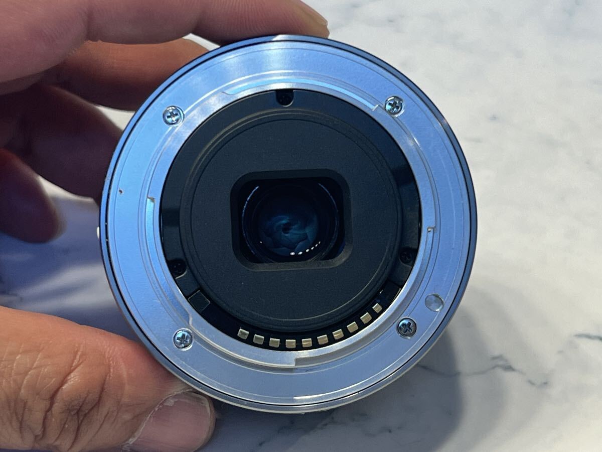 SONY Eマウント レンズ SEL16F28 単焦点 シルバー 16mm f2.8の画像4