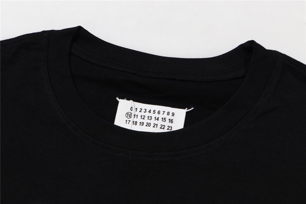 MaisonMargielaメゾンマルジェラ ナンバーズ ロゴ メンズ Tシャツ 黒 半袖 シャツ 夏 男女兼用 トップス Lサイズの画像3