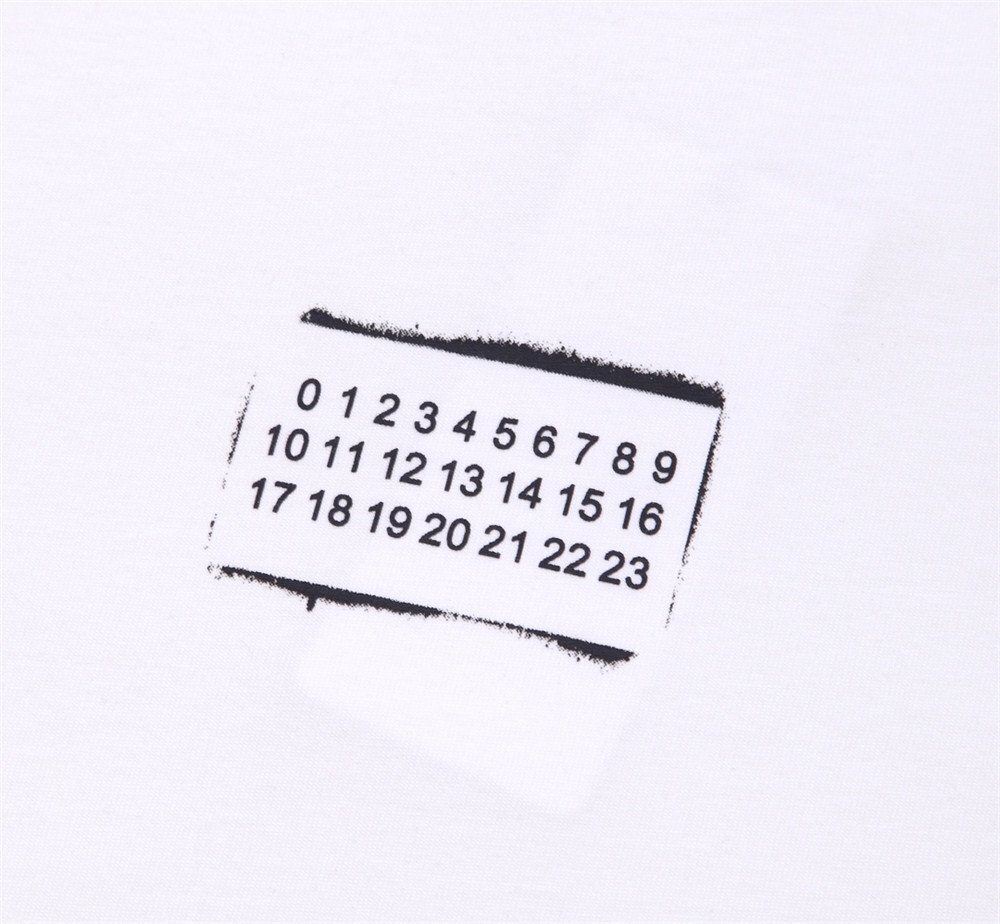 Maison Margiela / メゾンマルジェラ 半袖 ｔシャツ メンズ レディース 白 真ん中 数字ロゴ 簡約 おしゃれ 夏 t-shirt コットン トップス 4の画像5