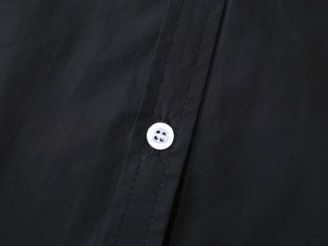Maison Margiela メゾンマルジェラ シャツ ブラック 長袖シャツ ブラウス メンズ レディース 男女兼用 ロゴ シャツ Lサイズの画像4