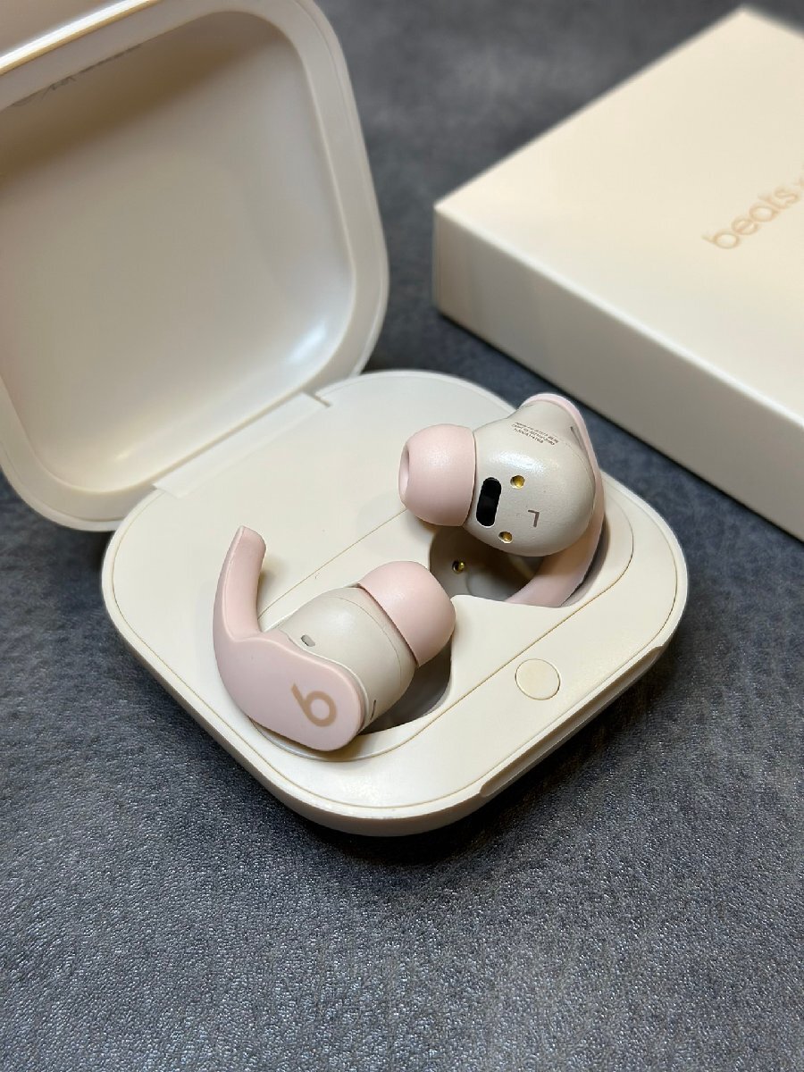 Beats Fit Pro x Kim - True Wireless Noise ワイヤレスノイズキャンセリングイヤフォン ムーン 並行輸入品_画像7