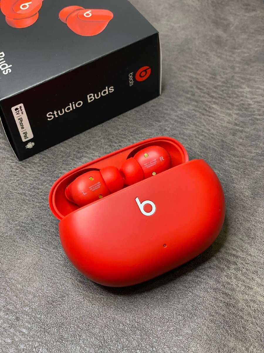 Beats Studio Buds - True Wireless Noise ワイヤレスノイズキャンセリングイヤフォン 赤 並行輸入品_画像3