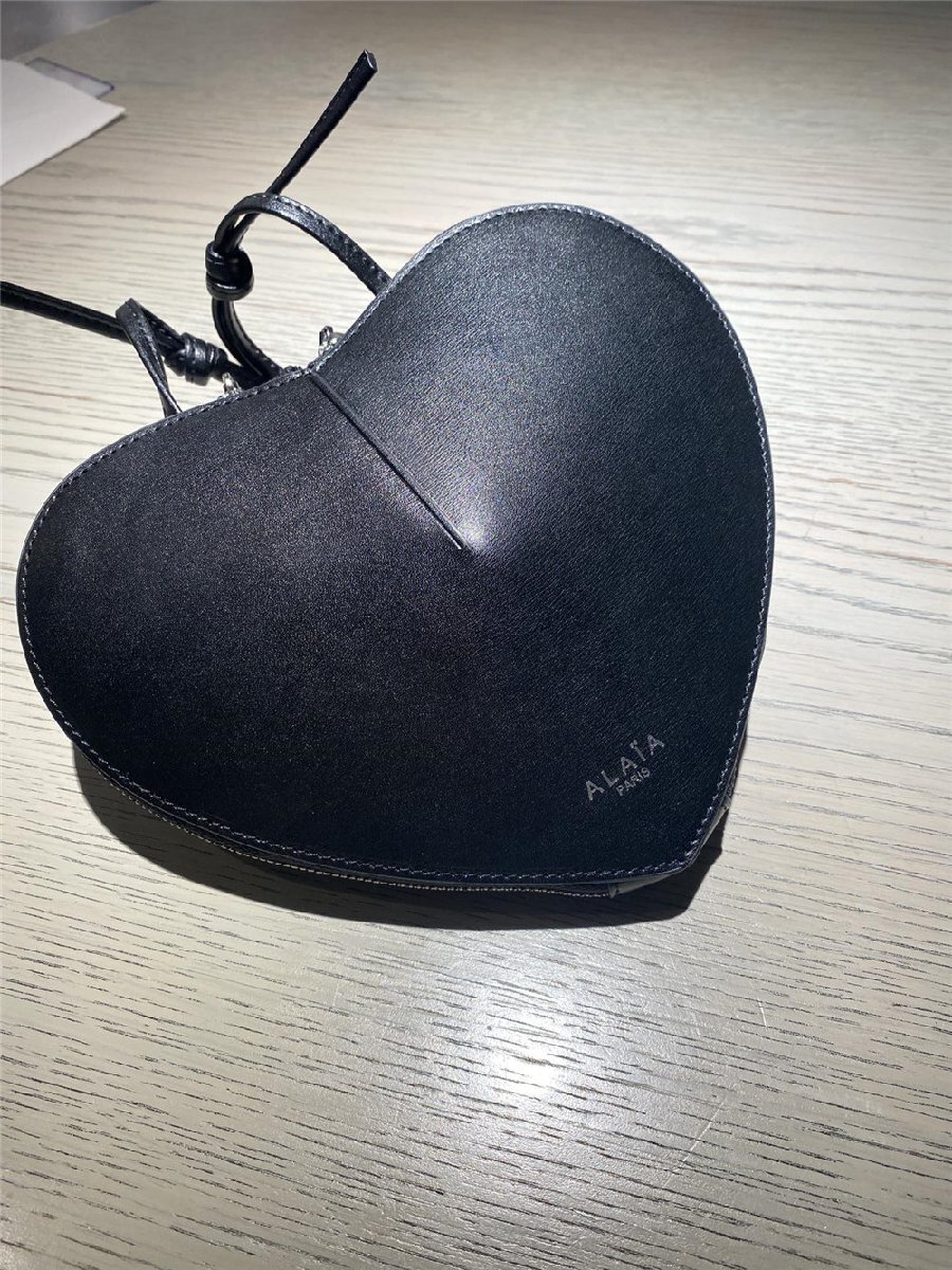 [ALAIA] ARAI aLe Coeur bag Heart shoulder bag black stylish bag 