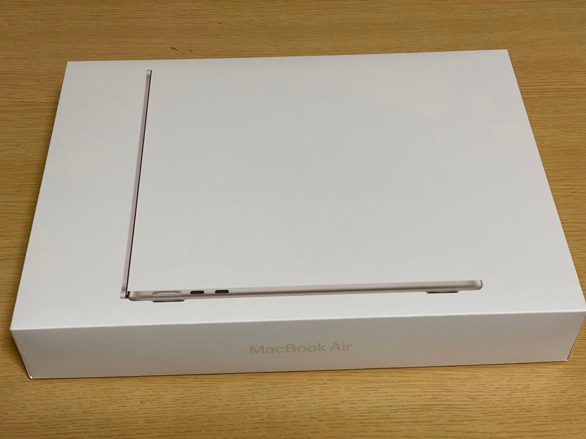 MacBook Air M2チップ　スターライト【MLY23J/A】512GB 13.6インチ