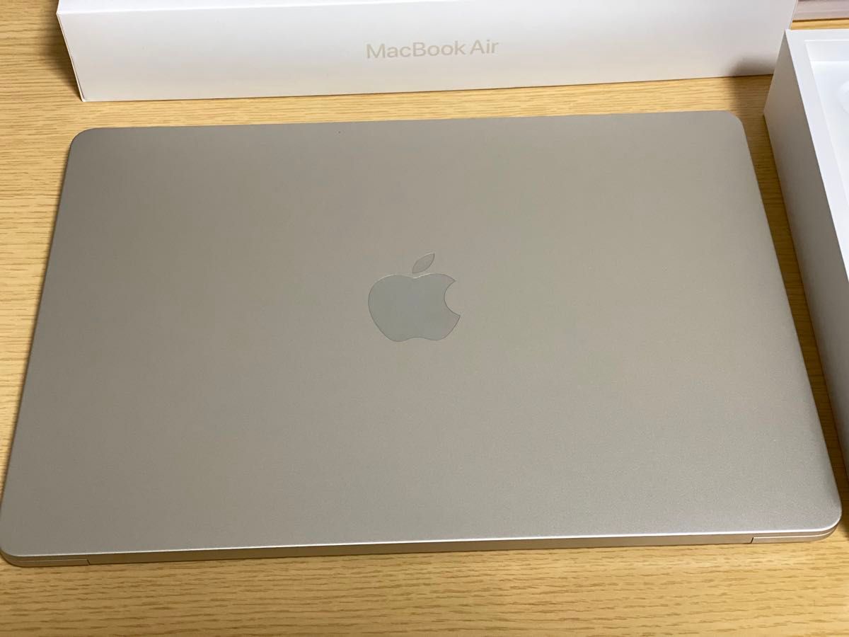 MacBook Air M2チップ　スターライト【MLY23J/A】512GB 13.6インチ