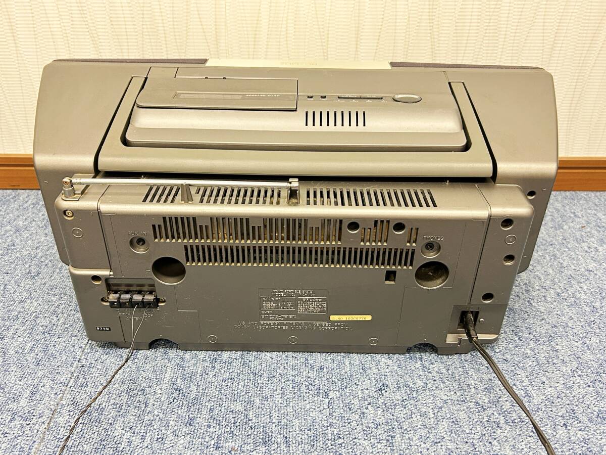  ★★Victor★★ ビクター CD-MD ポータブル システム RC-MD7 3CD/MD/テープ/FM/AM 通電確認済　ジャンク_画像3