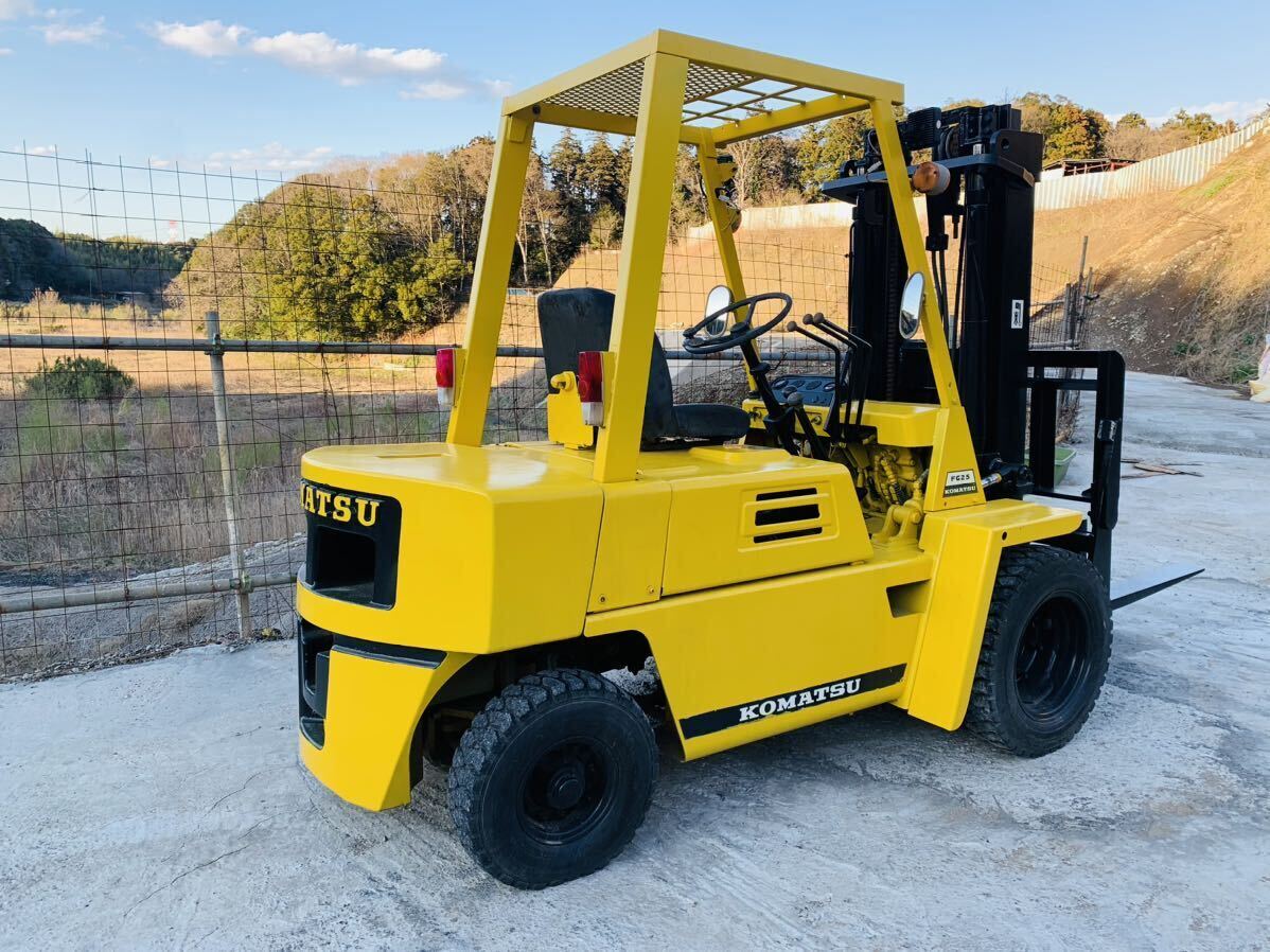 KOMATSU コマツフォークリフト3M ヒンジ フォークリフト 2トン半FG25マニュアル 2500kg中古フォークリフト前ダブルタイヤ下取りOK の画像9