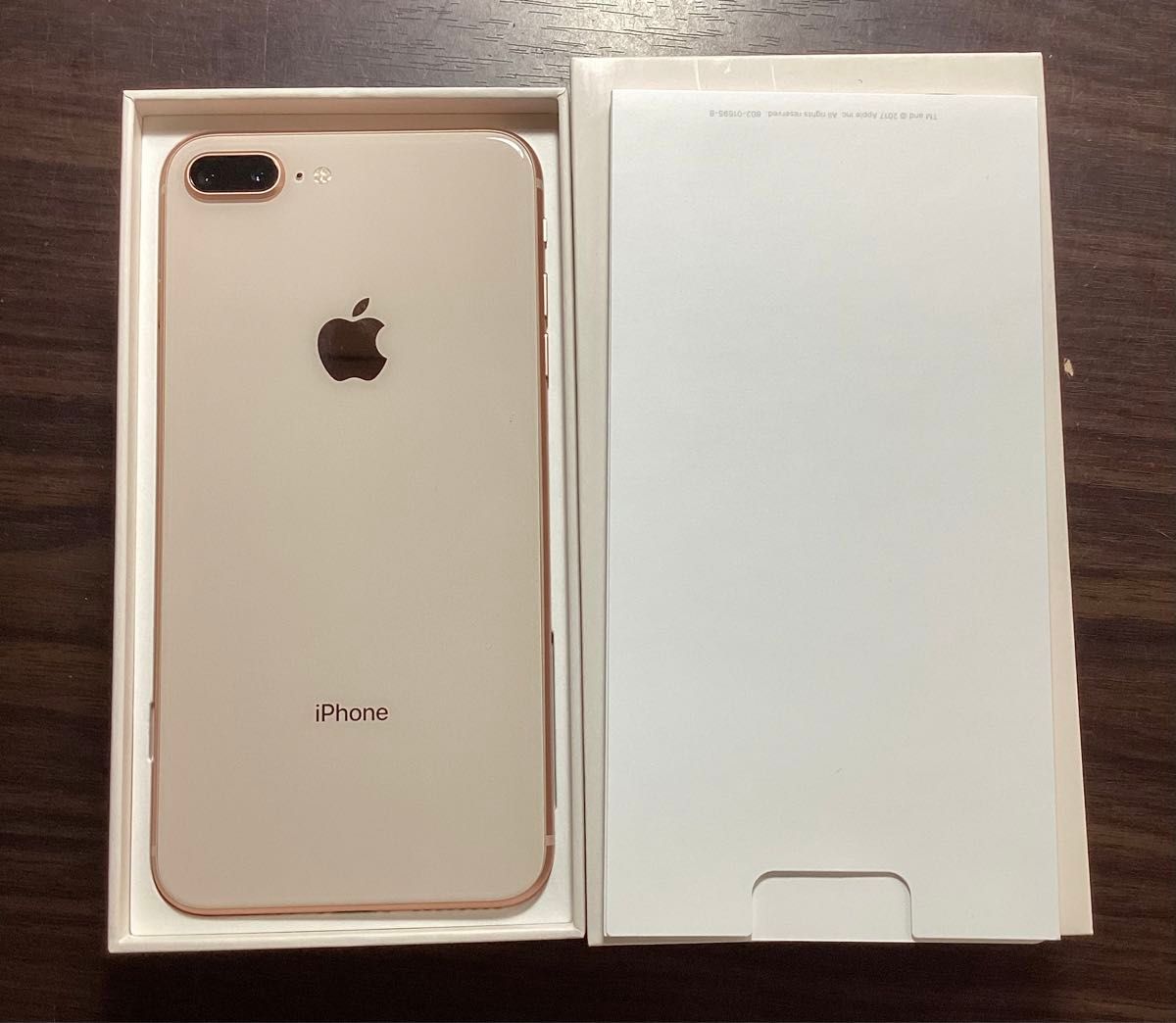 iPhone8Plus 64GB GOLDアップル スマートフォン SIMフリー (少し擦れキズ有り)