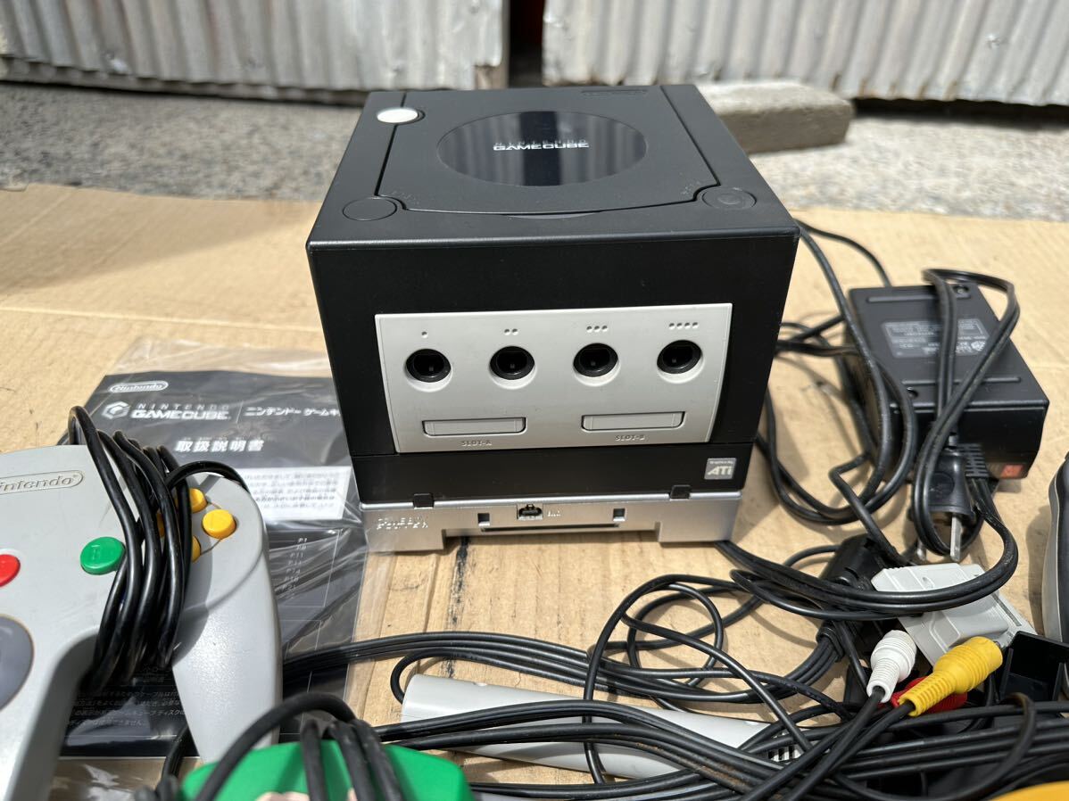 Nintendo 任天堂GAMECUBE DOL-017コントローラー 付き　中古現状品_画像2