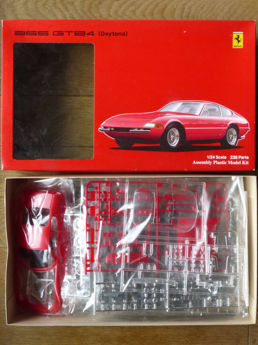 フジミ１／２４ エンスージアストモデル№３９ フェラーリ３６５ＧＴＢ４デイトナの画像2