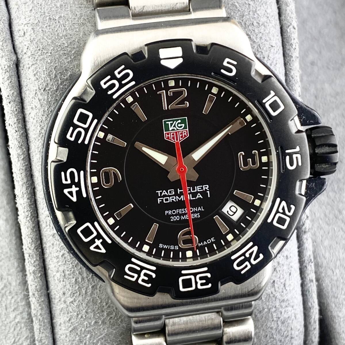 【1円〜】TAG HEUER タグ ホイヤー 腕時計 メンズ FORMULA1 フォーミュラ1 WAC1210 ブラック文字盤 200M デイト 可動品の画像4