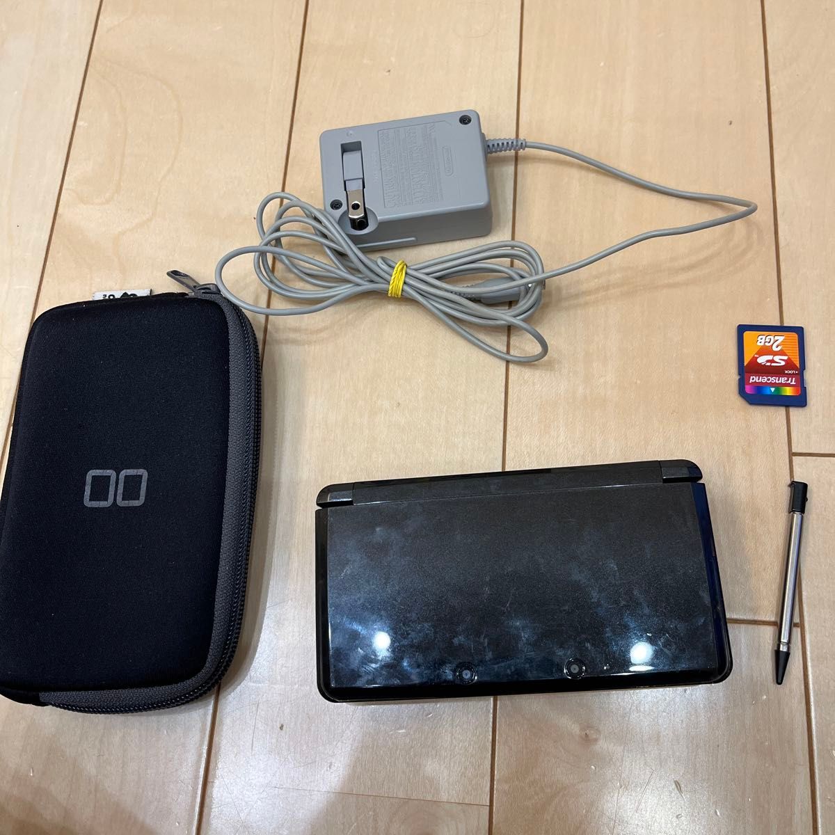 GW値下げ！3DS Nintendo ブラック ゲーム機　ポケモンバンクあり