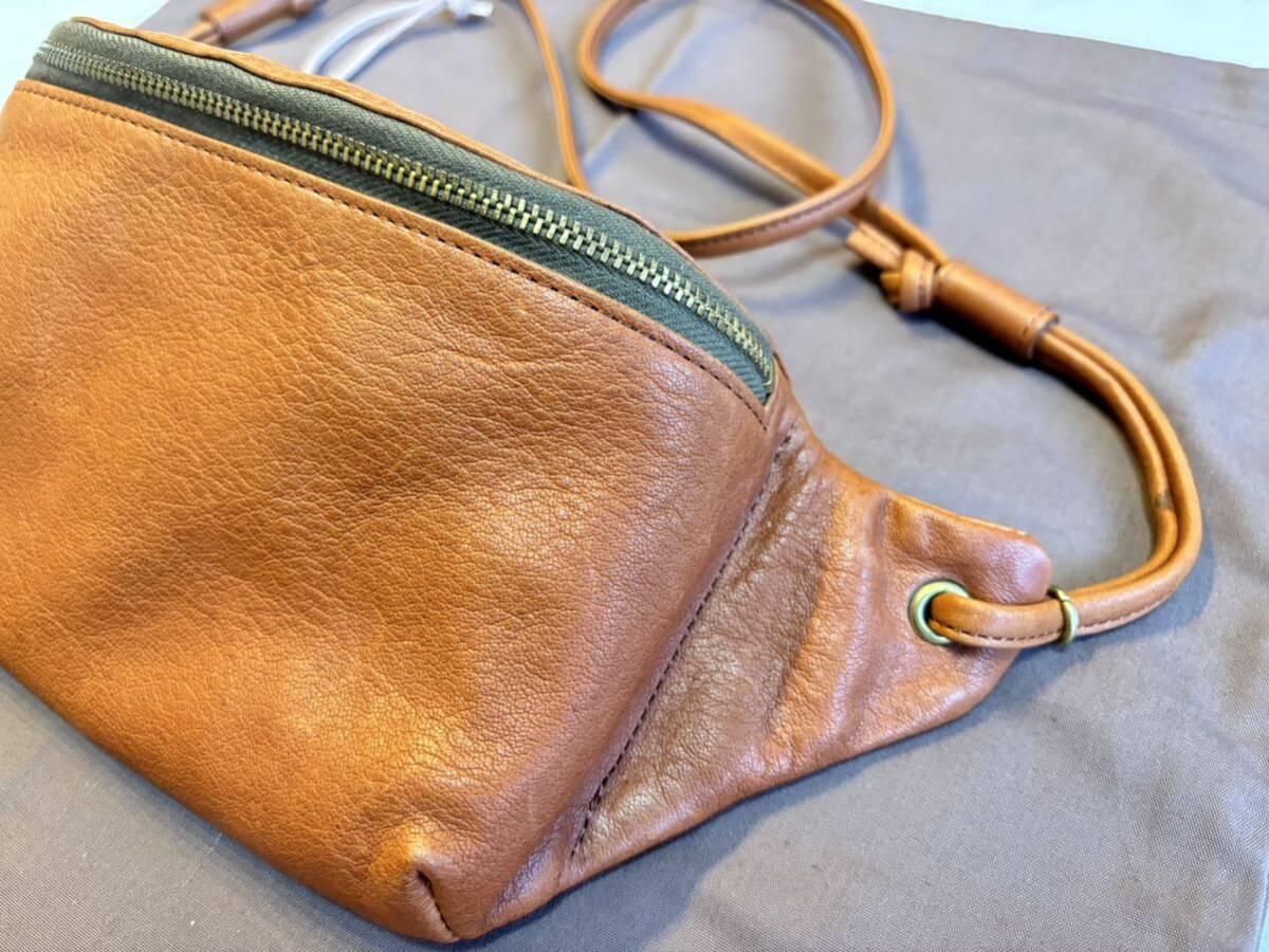 [ unused goods ]s low SLOW body bag hose pitofa knee pack S size Camel shoulder bag leather original leather diagonal ..